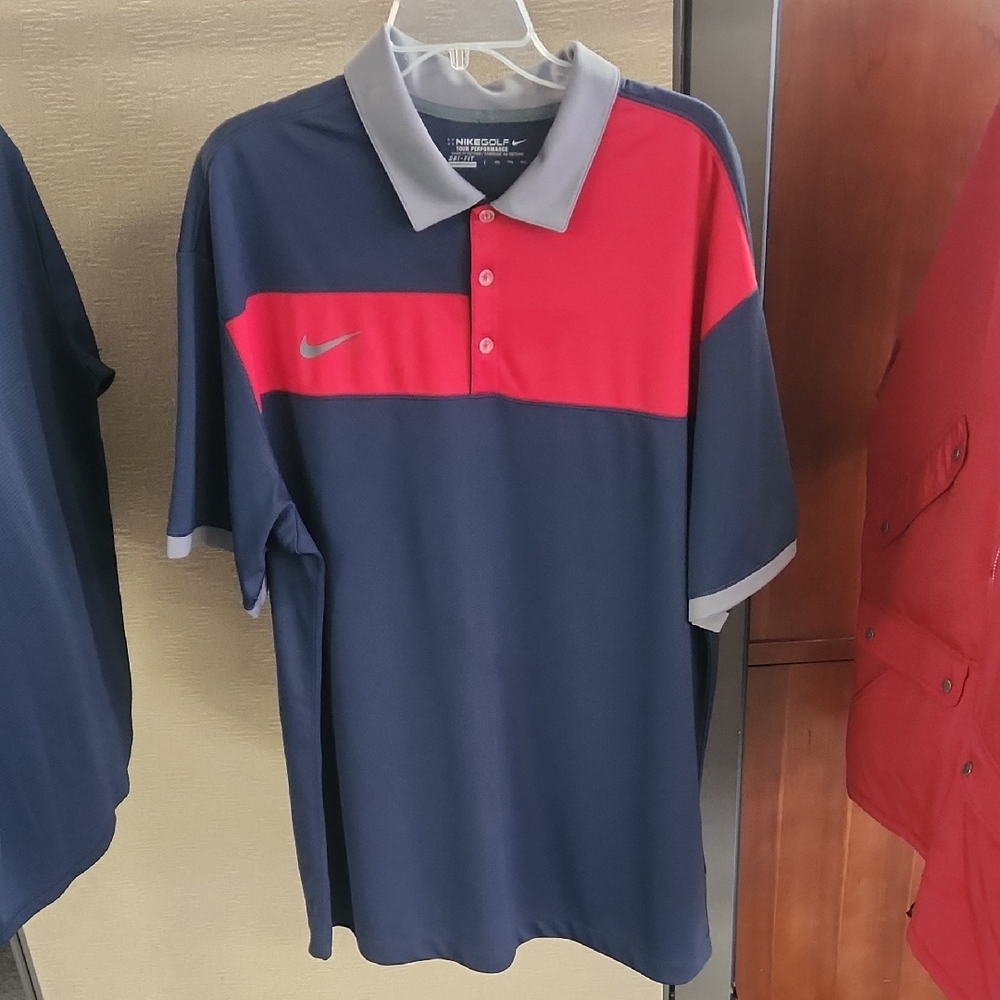 Nike Men's Polo Shirt in Navy and Red